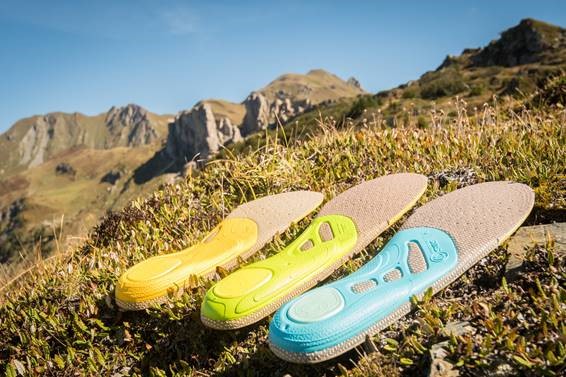 Falke wandelsokken voor dames in de winkel van Ronald Adventure Shop in Beverwijk